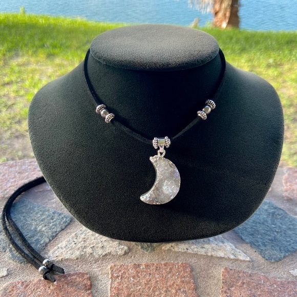 Moon quartz necklace Iridescent druzy quartz adjustable cord boho stones - Picture 8 of 11